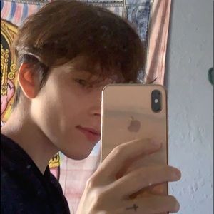 Meet your Posher, Alexis